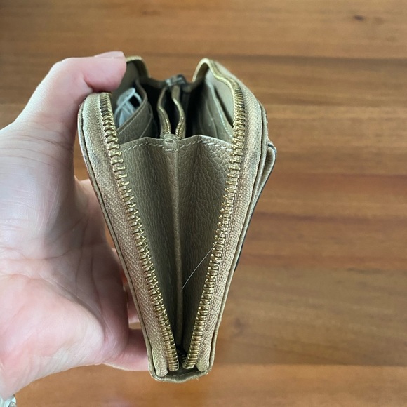 NWT &COA & dust bag Chloe Tan Leather Wallet - Picture 8 of 9